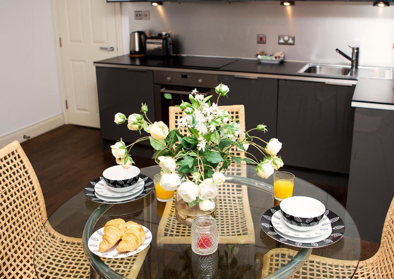 Apt 2, Trafalgar Square 2Nd Floor By Indigo Flats Londres Exterior foto